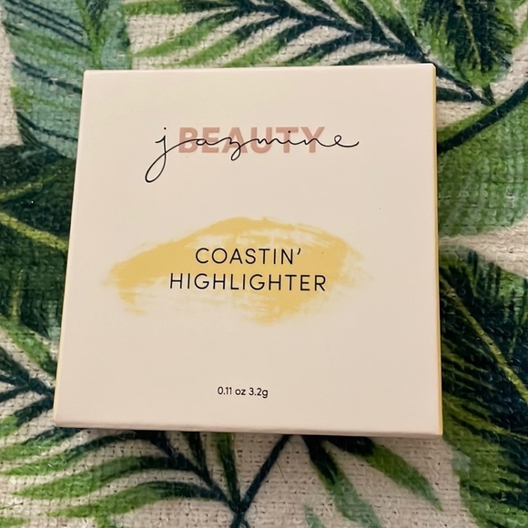 Other - Jasmine beauty coastin highlighter